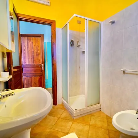Con Colazione A 2 Passi Dal Mare Bed and breakfast